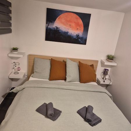 Appartement Proche D'Orly วิลล์เนิร์ฟ-เลอ-รัว ภายนอก รูปภาพ